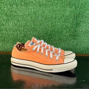 Converse Chuck Taylor All Stars Low Top Vibrant Orange Canvas Gradeschool Size 6
